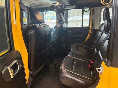 Used 2019 Jeep Wrangler Unlimited Sahara w/ Uconnect 4C Nav & Sound Group image 11