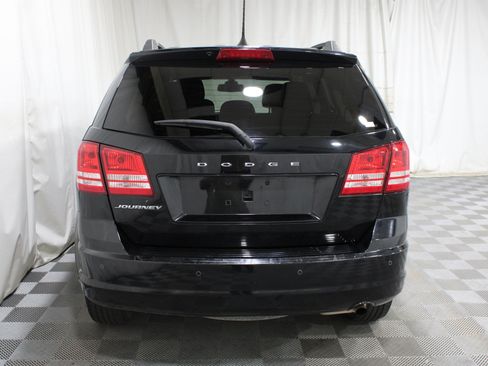 Used 2020 Dodge Journey SE w/ SE Popular Equipment Group FWD image 4