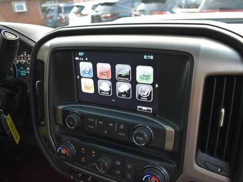 Used 2019 GMC Sierra 2500 Denali w/ Duramax Plus Package AWD/4WD image 23
