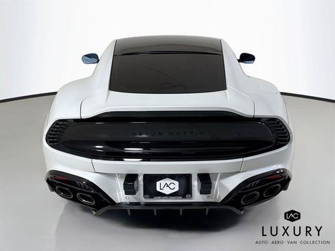 Used 2025 Aston Martin Vanquish RWD image 7