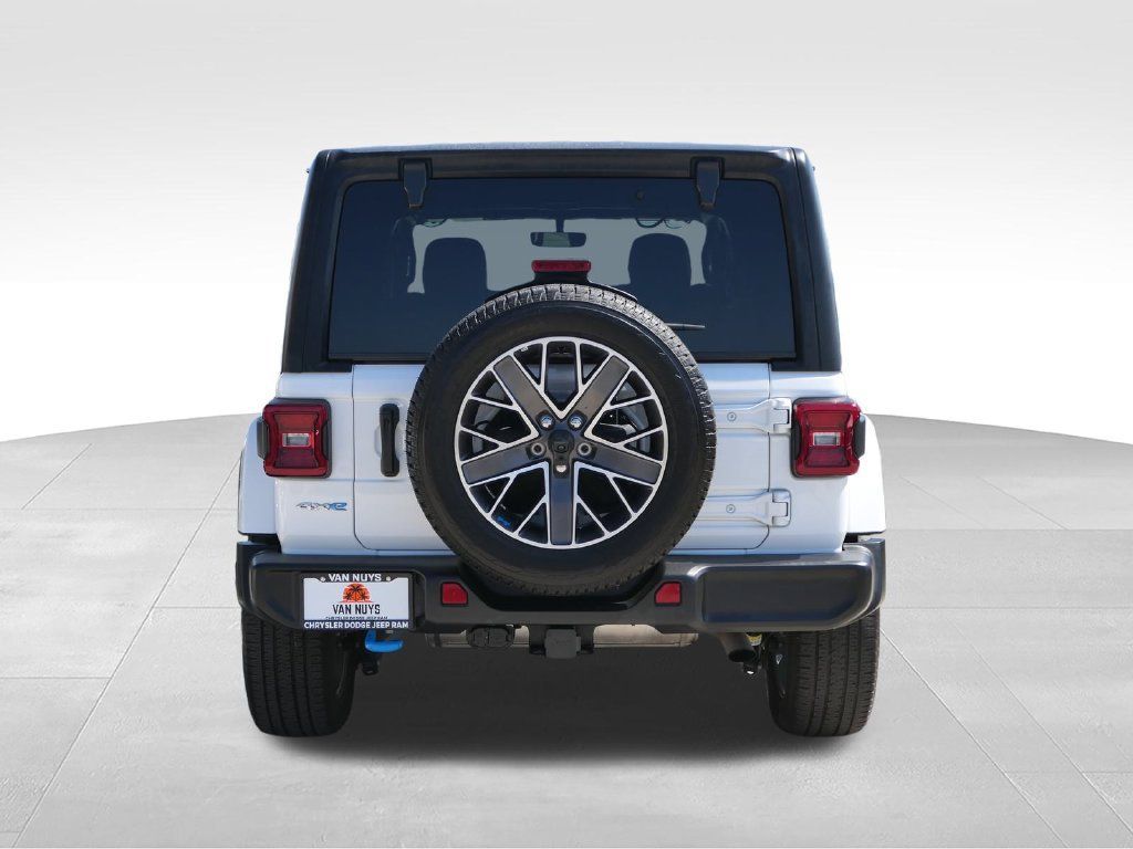 Certified 2023 Jeep Wrangler Unlimited Sahara AWD/4WD image 4