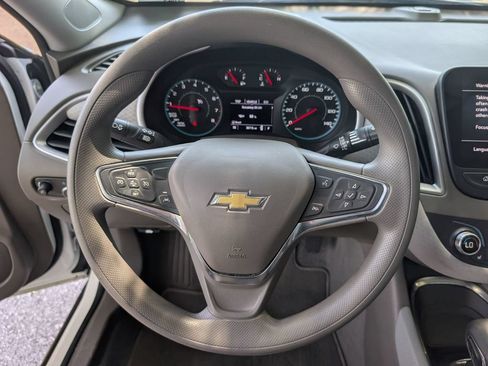 Used 2025 Chevrolet Malibu LT FWD image 14