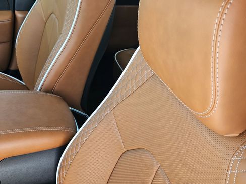 New 2026 Chrysler Pacifica Pinnacle image 26