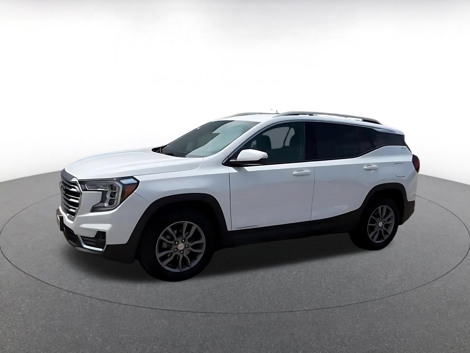 Used 2024 GMC Terrain SLT AWD/4WD image 7