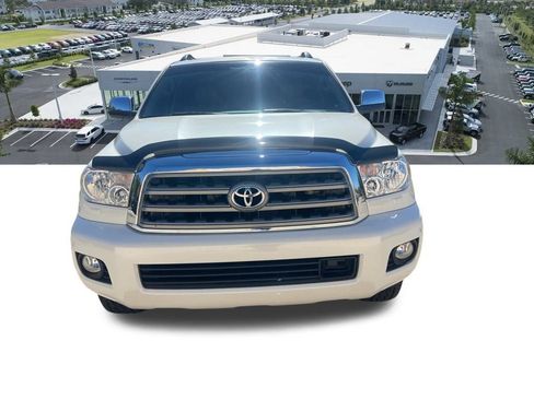Used 2014 Toyota Sequoia Platinum image 2