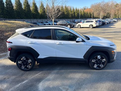 Used 2024 Hyundai Kona SEL image 8