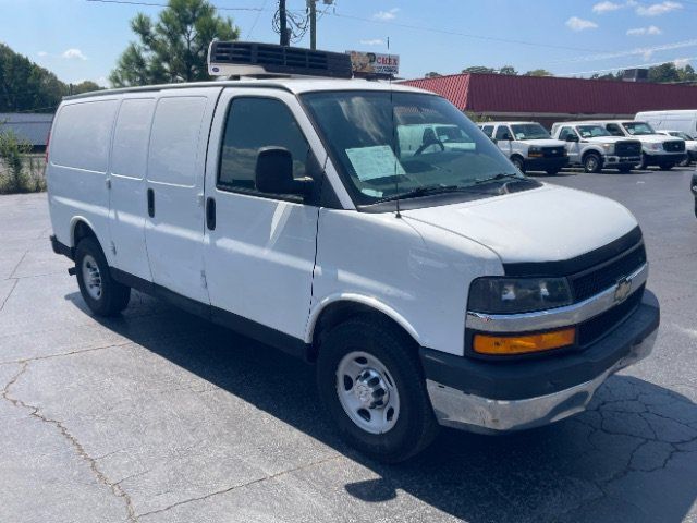 Used 2015 Chevrolet Express 2500 w/ Chrome Appearance Package RWD image 8