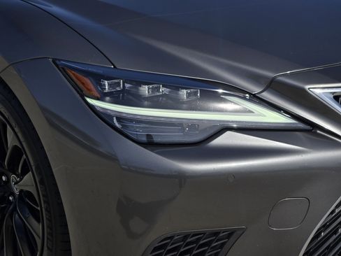 Used 2021 Lexus LS 500 w/ Accessory Package (Z2) image 9