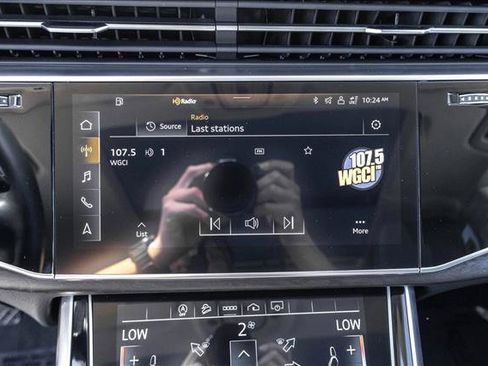 Used 2022 Audi Q8 Premium AWD/4WD image 16