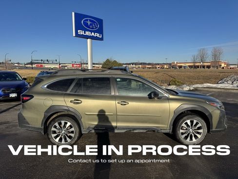 Used 2025 Subaru Outback Limited image 2