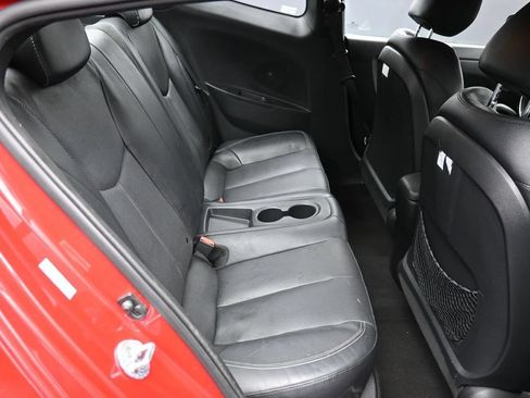 Used 2015 Hyundai Veloster Turbo FWD image 23