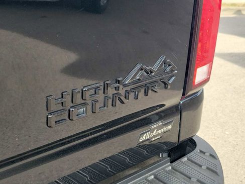 Used 2024 Chevrolet Silverado 2500 High Country w/ High Country Premium Package image 7