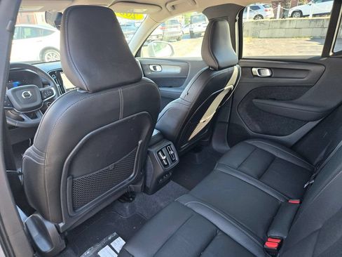 Used 2023 Volvo XC40 B5 Core w/ Climate Package AWD/4WD image 11