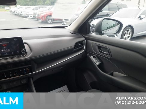 Used 2025 Nissan Rogue S AWD/4WD image 18
