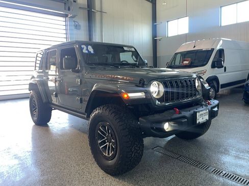 Used 2024 Jeep Wrangler Unlimited Rubicon image 1