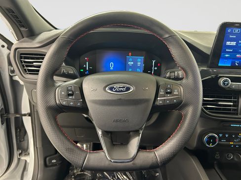 Used 2025 Ford Escape ST-Line FWD image 13