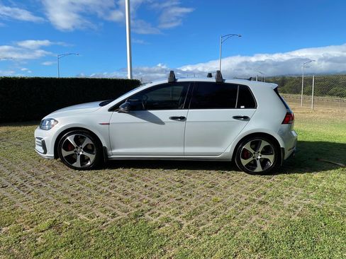 Used 2019 Volkswagen GTI S w/ Driver Assistance Package FWD image 4