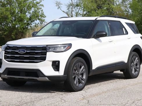New 2026 Ford Explorer Active AWD/4WD image 4