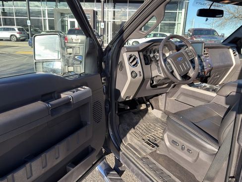 Used 2016 Ford F250 Lariat w/ Lariat Interior Package image 11