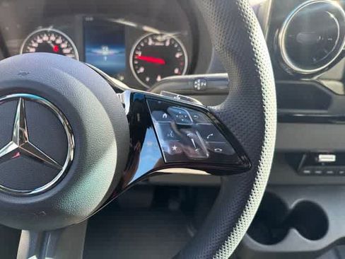 Used 2025 Mercedes-Benz Sprinter 2500 image 23