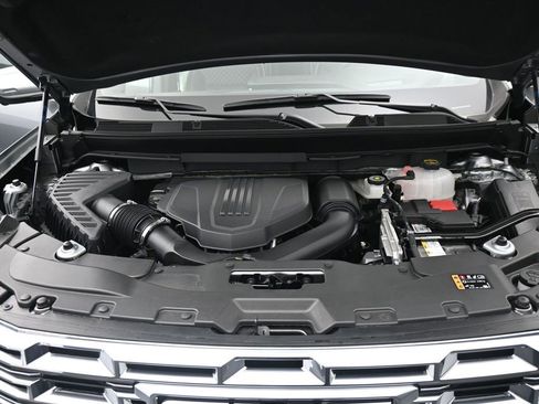 Used 2024 GMC Acadia Denali w/ LPO, Roadside Safety Package image 19