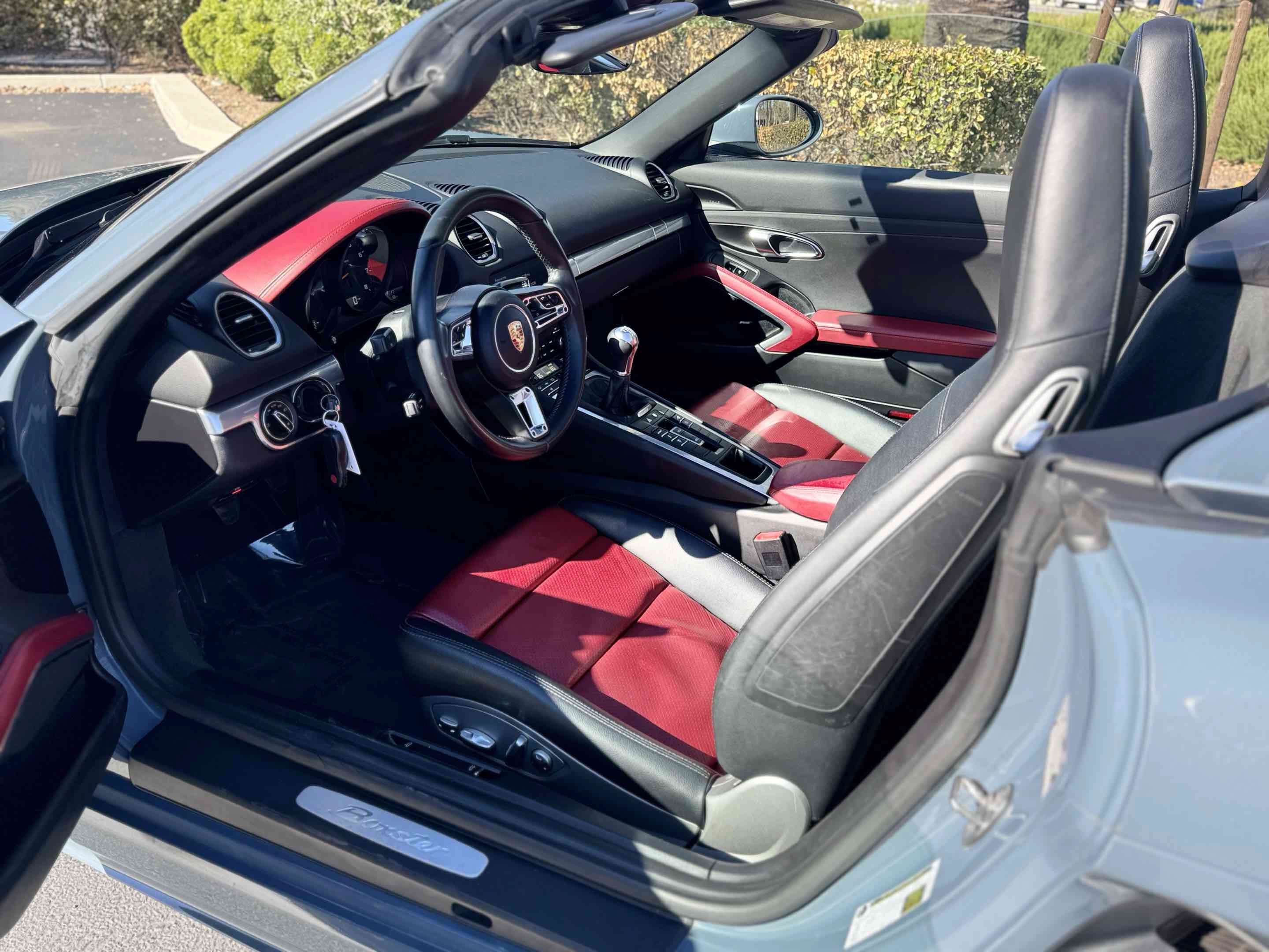 Used 2017 Porsche 718 Boxster RWD image 4