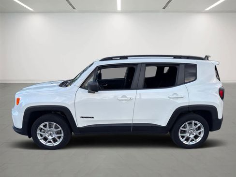 Used 2022 Jeep Renegade Latitude w/ Convenience Group image 3