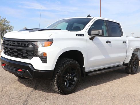 New 2026 Chevrolet Silverado 1500 Custom Trail Boss w/ LPO, Dark Essentials Package image 3