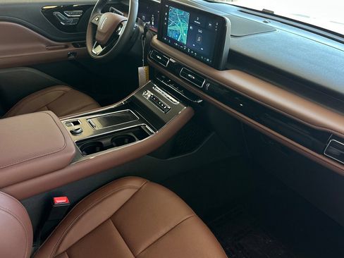 New 2026 Lincoln Aviator Reserve w/ Illumination Package RWD image 16