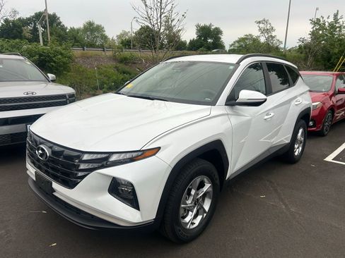 Used 2022 Hyundai Tucson SEL w/ Cargo Package AWD/4WD image 3