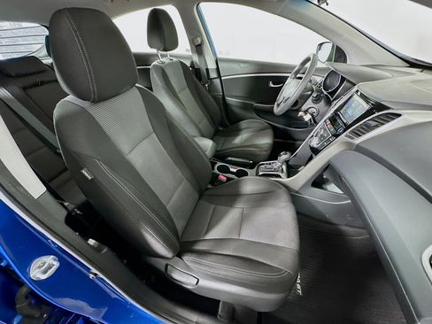 Used 2017 Hyundai Elantra GT FWD image 27