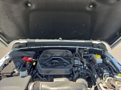 Used 2021 Jeep Wrangler Unlimited Sahara w/ Uconnect 4C Nav & Sound Group AWD/4WD image 25