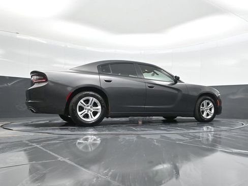 Used 2019 Dodge Charger SXT image 36