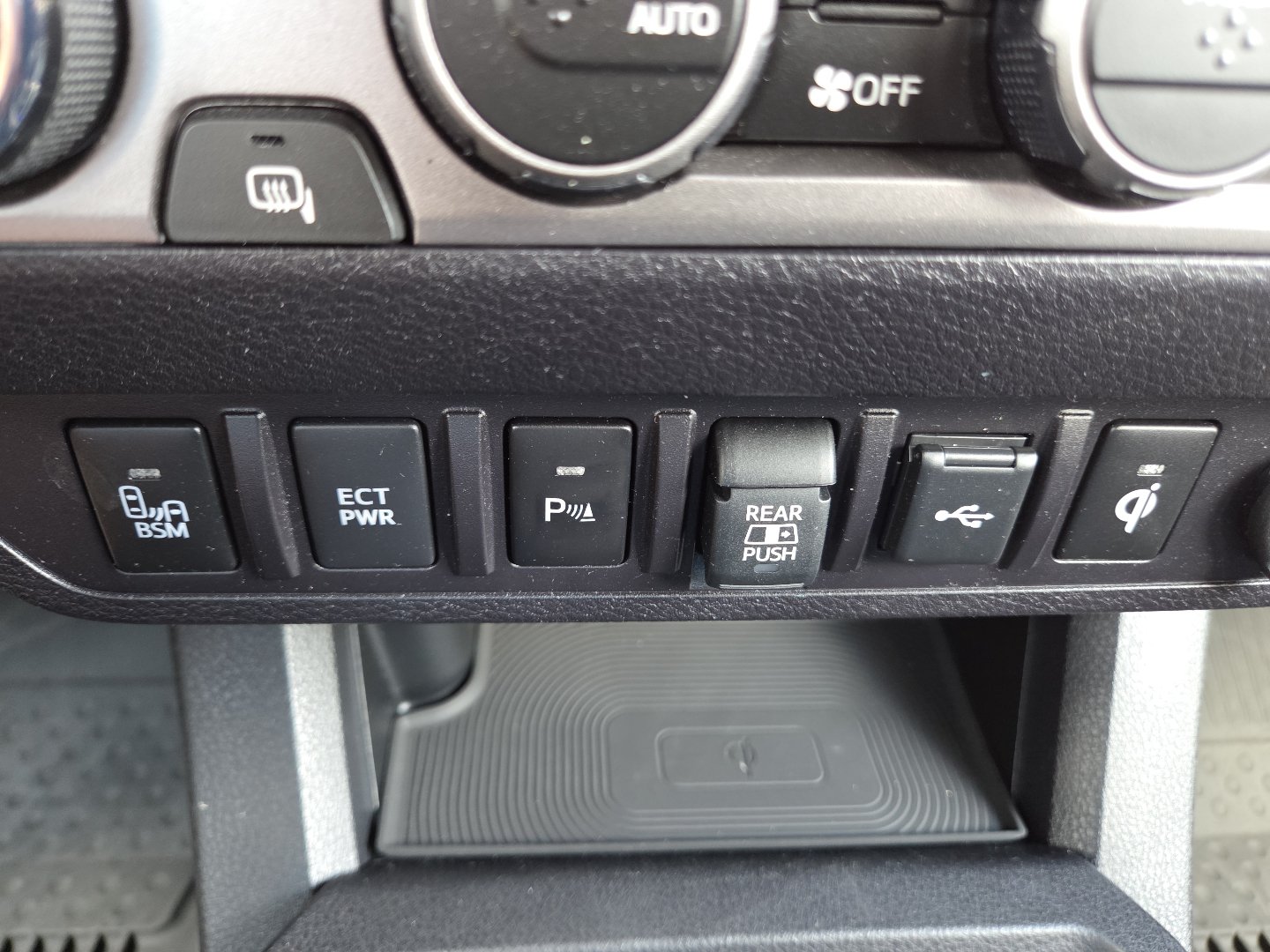 Used 2022 Toyota Tacoma Limited AWD/4WD image 37
