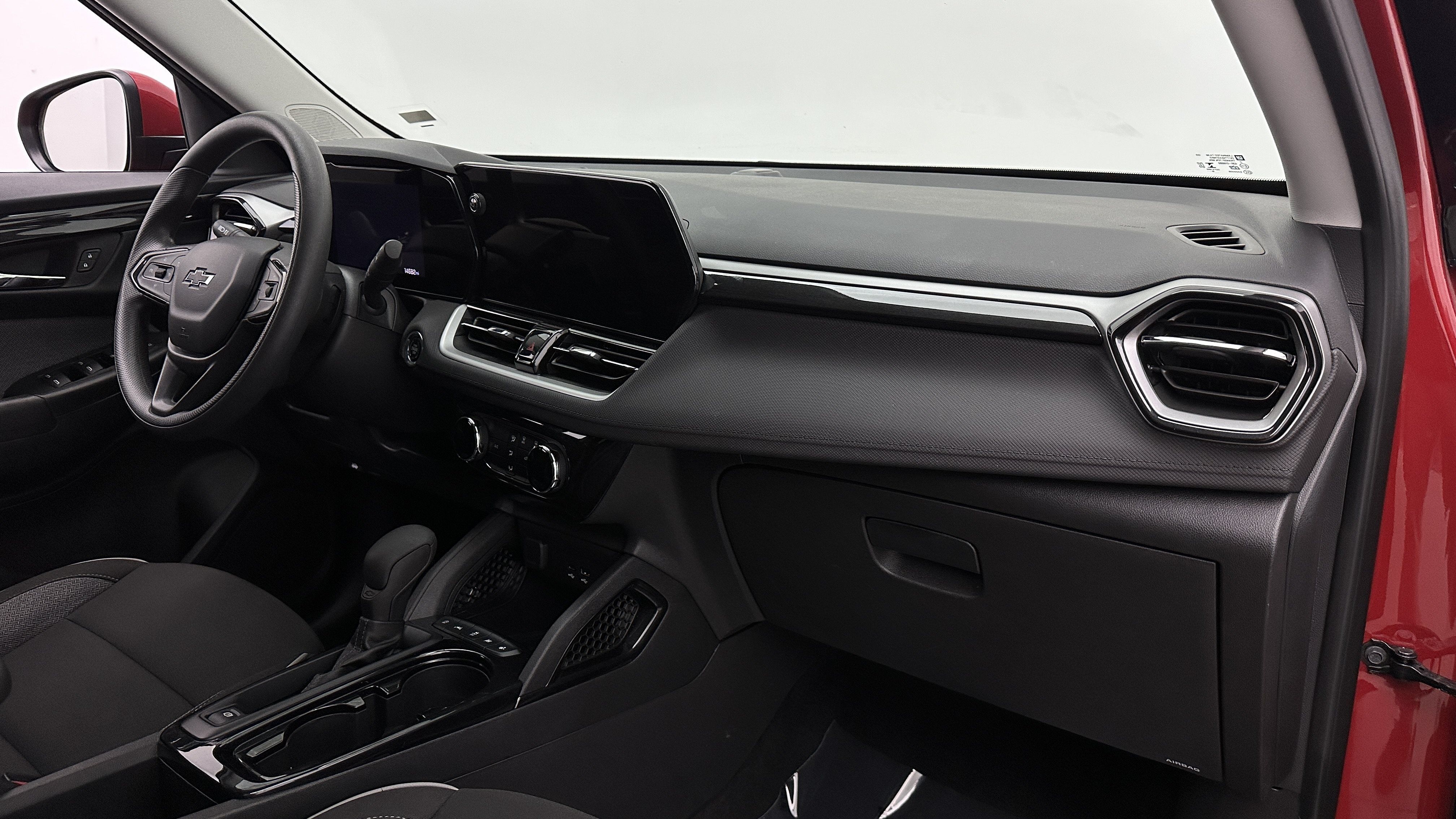 Used 2026 Chevrolet TrailBlazer LT FWD image 37