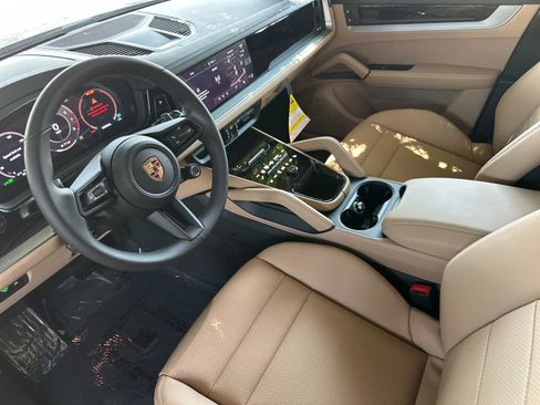 New 2026 Porsche Cayenne AWD/4WD image 4