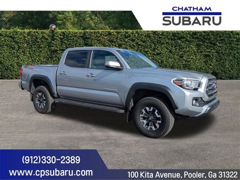 Used 2017 Toyota Tacoma TRD Sport image 1