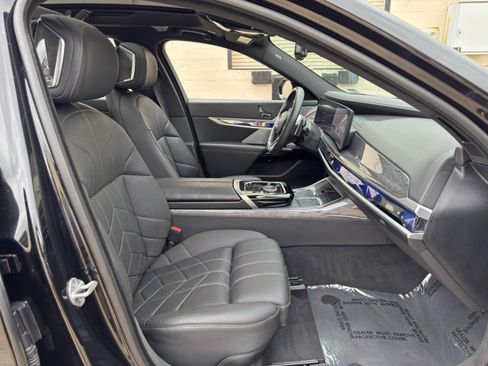 Used 2023 BMW 760i xDrive AWD/4WD image 17