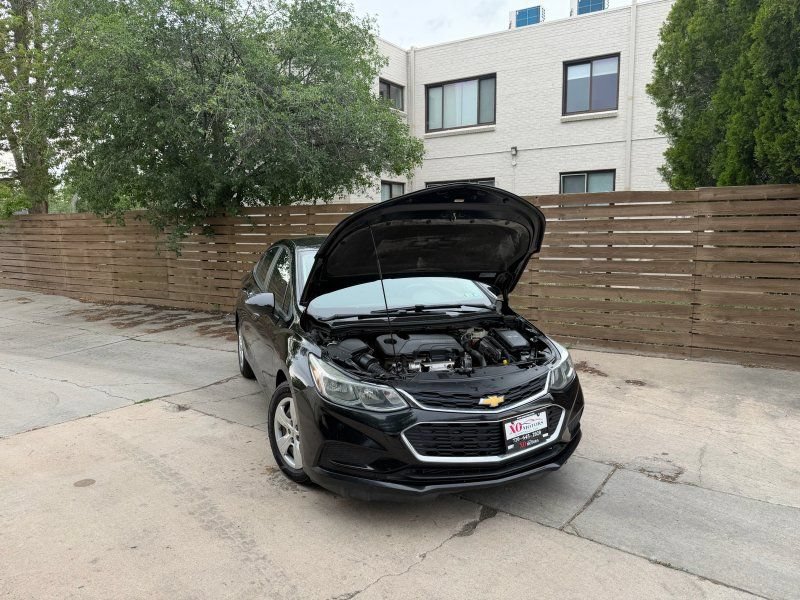 Used 2017 Chevrolet Cruze LS FWD image 17