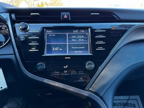 Used 2020 Toyota Camry SE FWD image 16