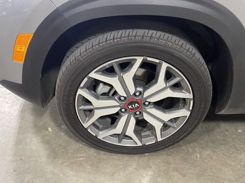 Used 2021 Kia Seltos SX w/ SX Sunroof Package AWD/4WD image 9