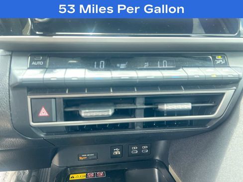 Used 2025 Toyota Camry LE FWD image 15