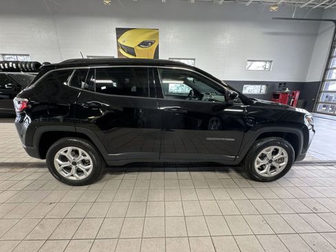 Used 2025 Jeep Compass Latitude w/ Sun & Sound Group image 43
