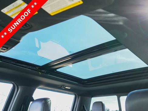 Used 2016 Ford F150 Platinum w/ Equipment Group 701A Luxury image 12