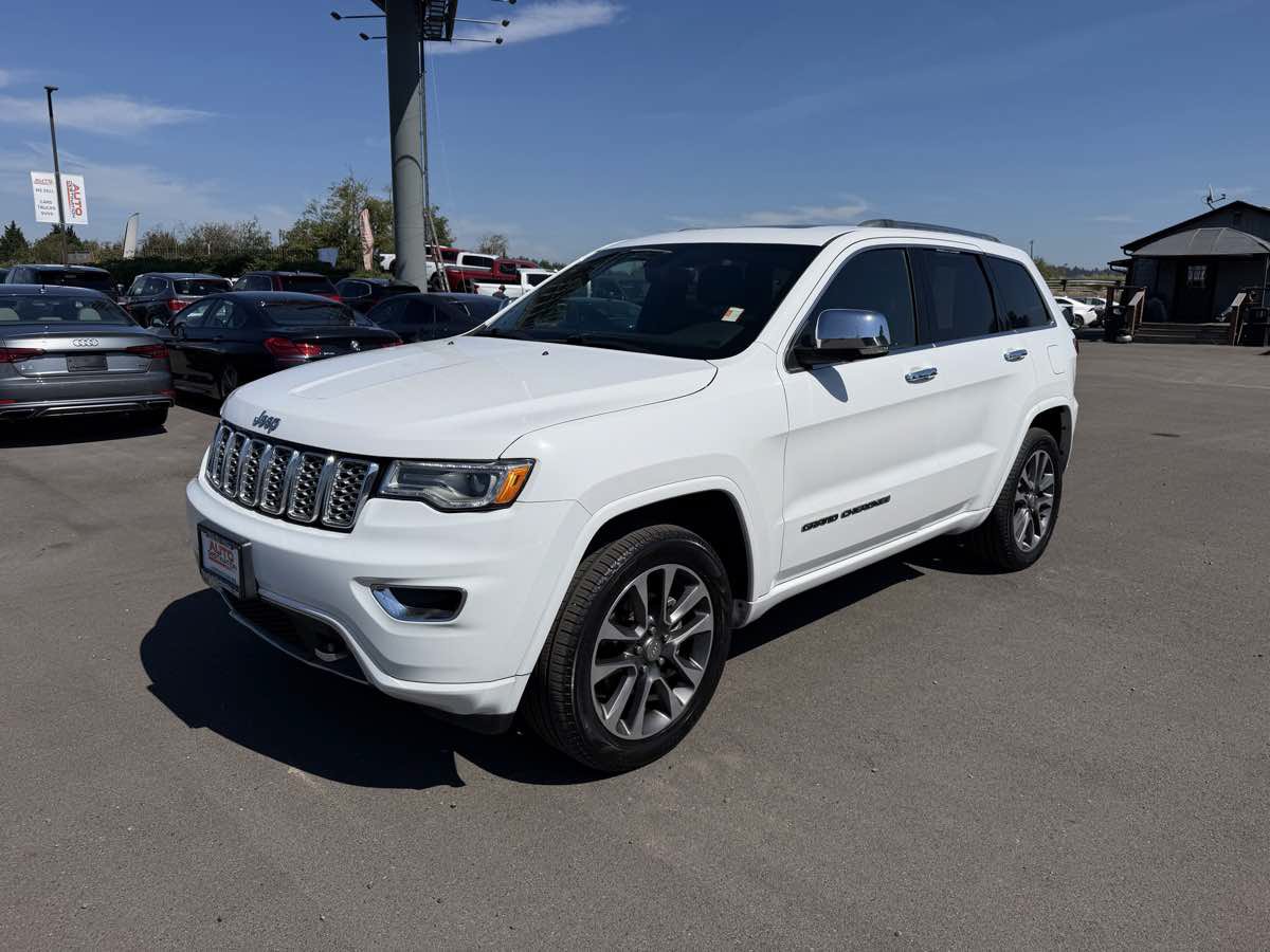 Used 2018 Jeep Grand Cherokee Overland AWD/4WD image 4