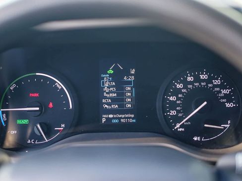 Used 2024 Toyota Sienna LE image 25