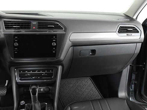 Certified 2023 Volkswagen Tiguan SE FWD image 15