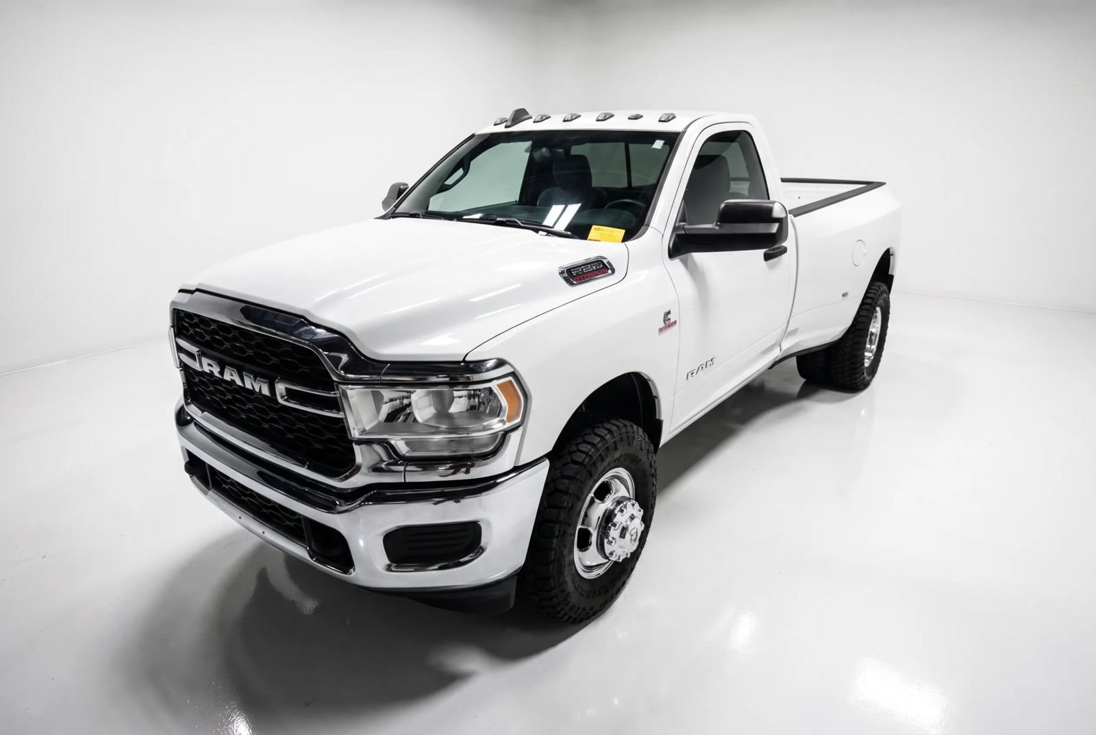 Used 2021 RAM 3500 Tradesman w/ Chrome Appearance Group AWD/4WD image 12