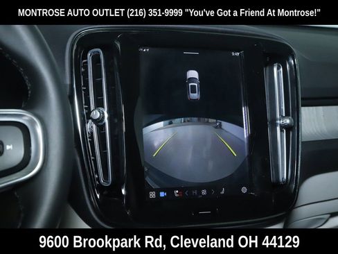 Used 2023 Volvo XC40 B5 Plus w/ Climate Package image 38