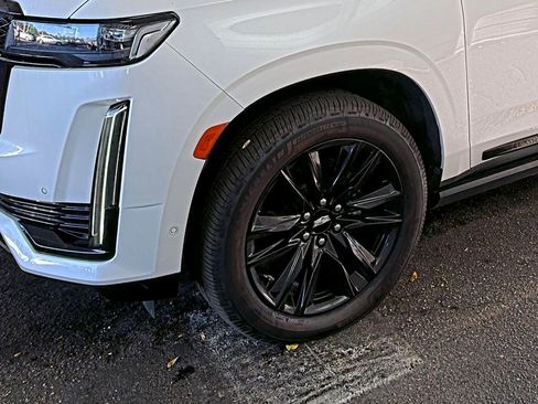 Used 2022 Cadillac Escalade Sport Platinum w/ Heavy-Duty Trailer Package AWD/4WD image 9